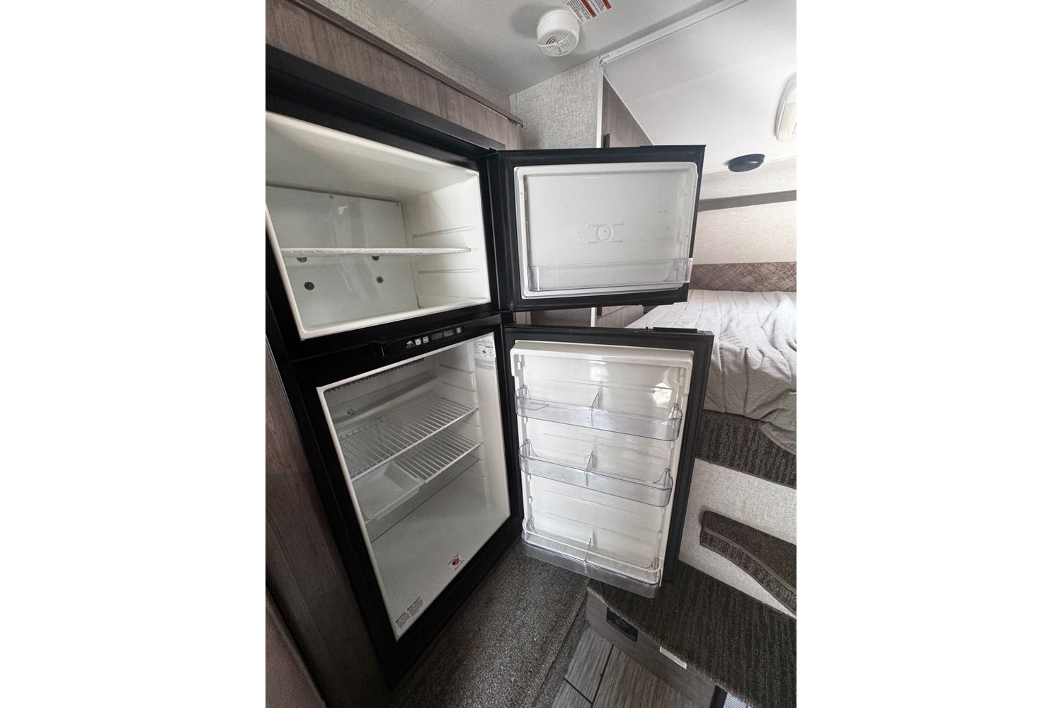 2022 Lance 975 Truck Camper