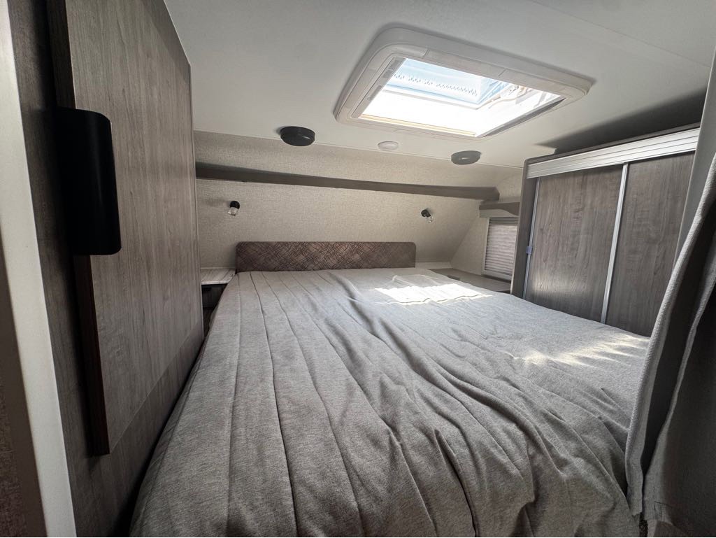 2022 Lance 975 Truck Camper