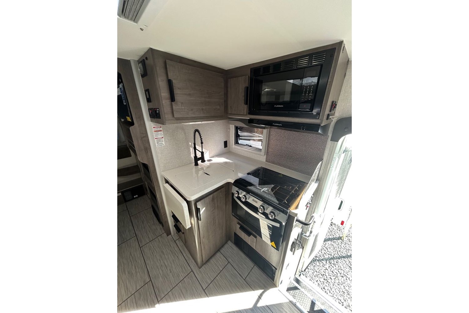 2026 Lance 1172 Truck Camper