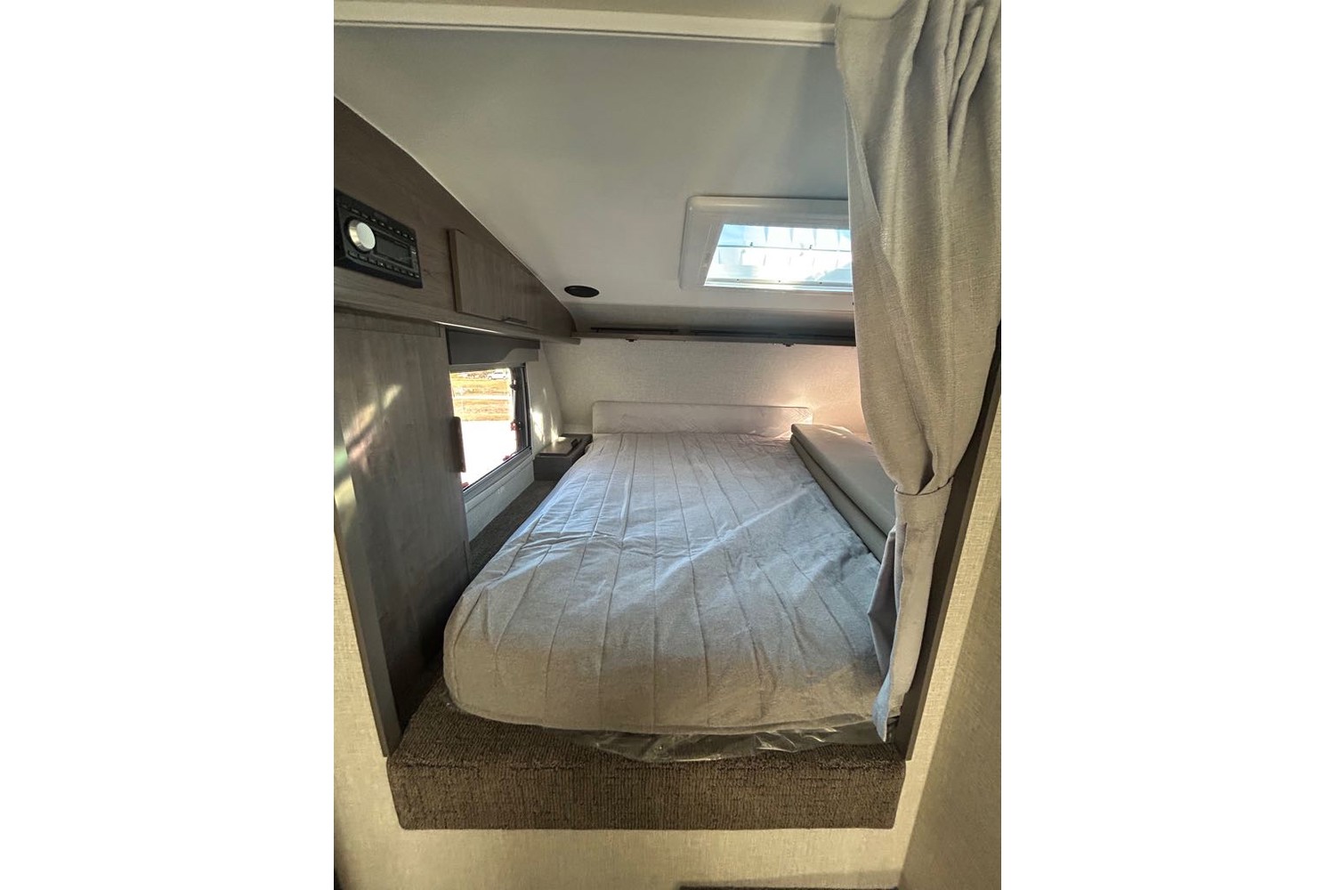 2026 Lance 1172 Truck Camper
