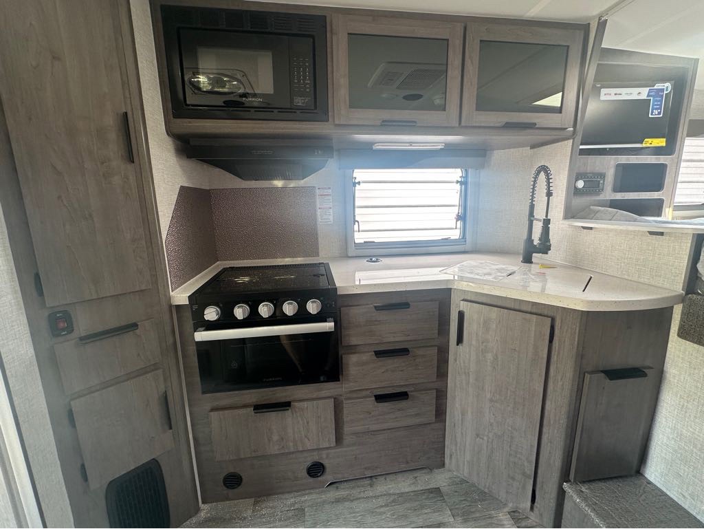 2026 Lance 960 Truck Camper Truck Camper