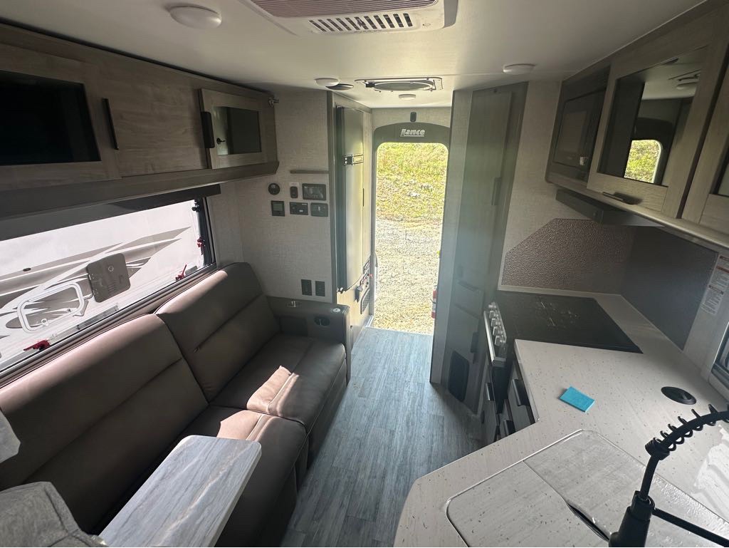 2026 Lance 960 Truck Camper Truck Camper