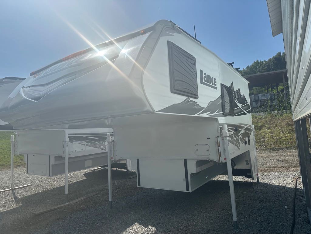 2026 Lance 960 Truck Camper Truck Camper