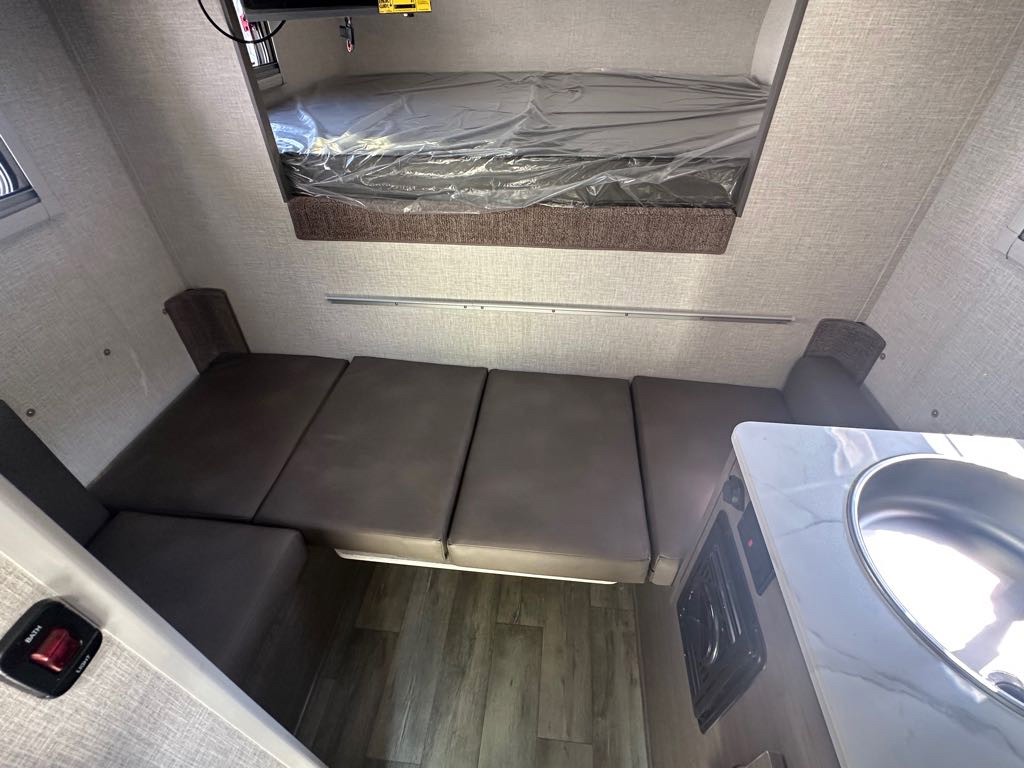 2026 Lance Truck Camper SQ610 Truck Camper