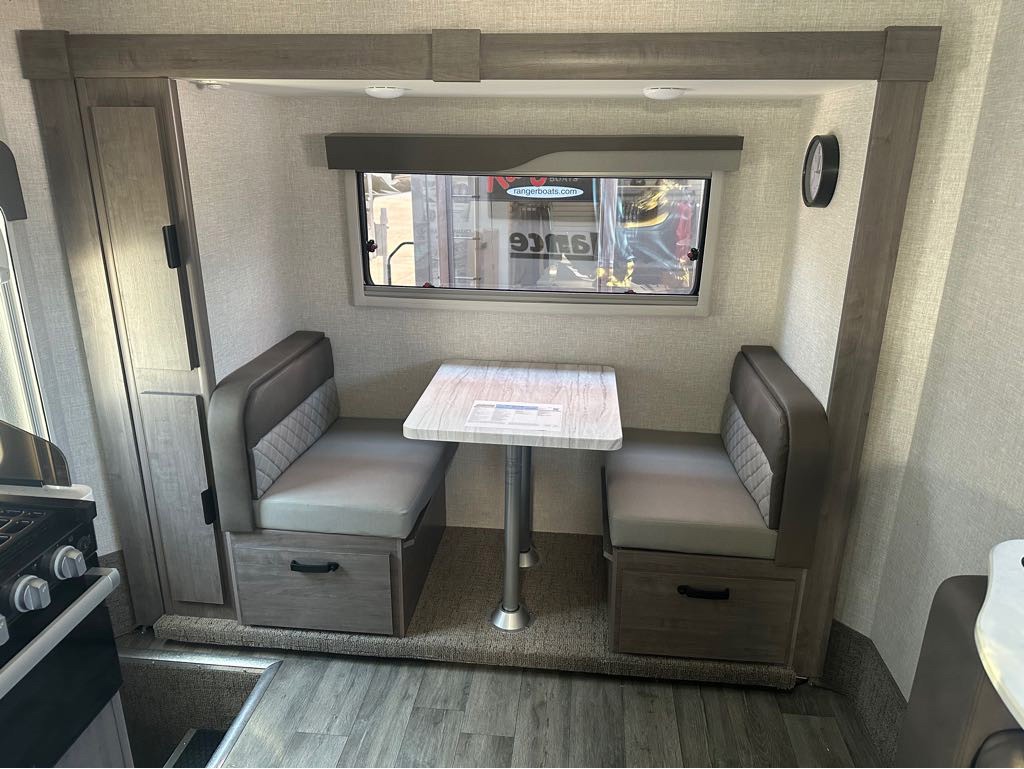 2027 Lance 1172 Truck Camper