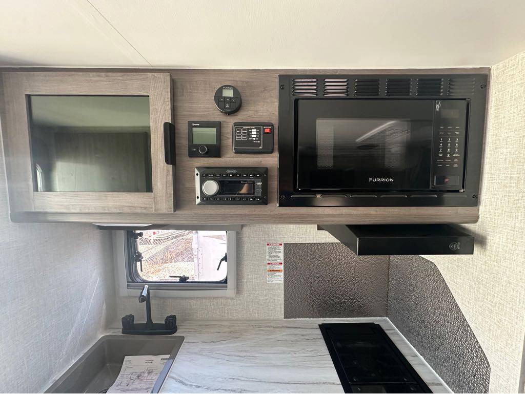 2027 Lance 825 Truck Camper