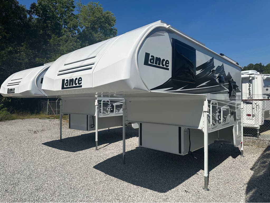 2027 Lance 825 Truck Camper