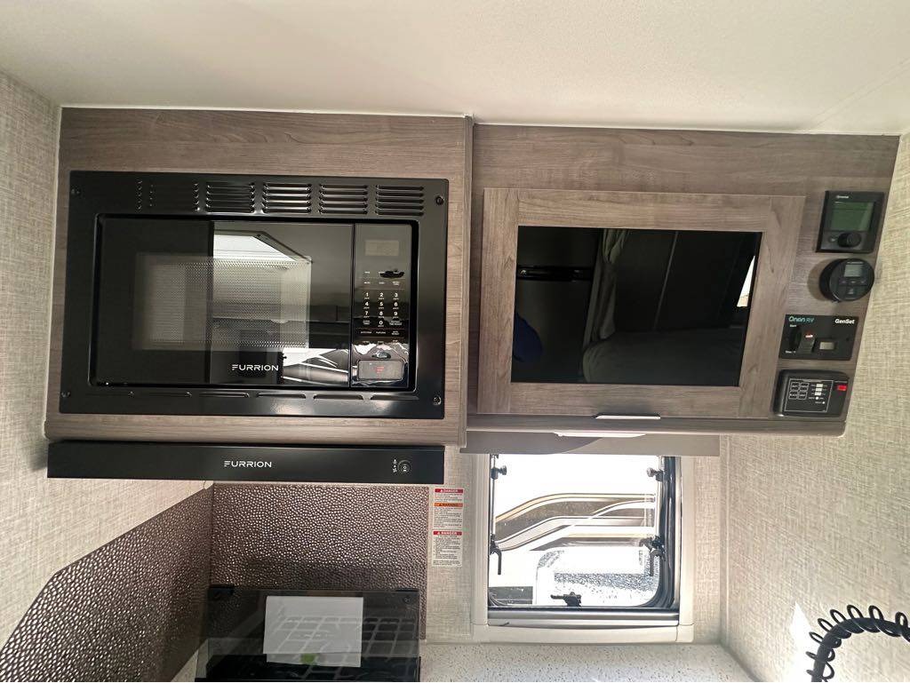2027 Lance 855S Truck Camper