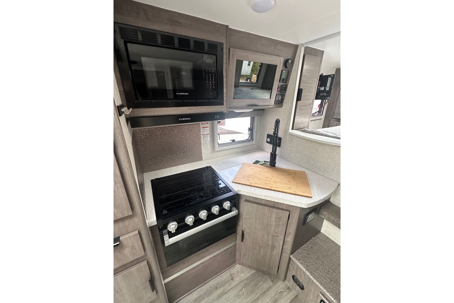 2027 Lance Truck Camper 850 Truck Camper