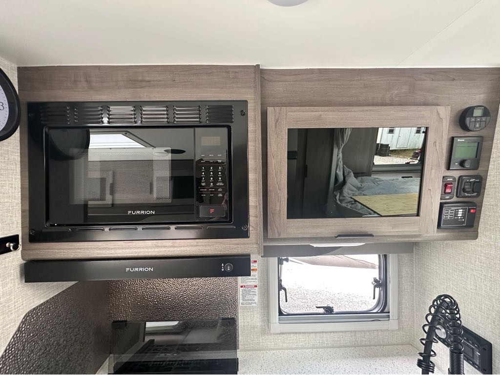 2027 Lance Truck Camper 850 Truck Camper
