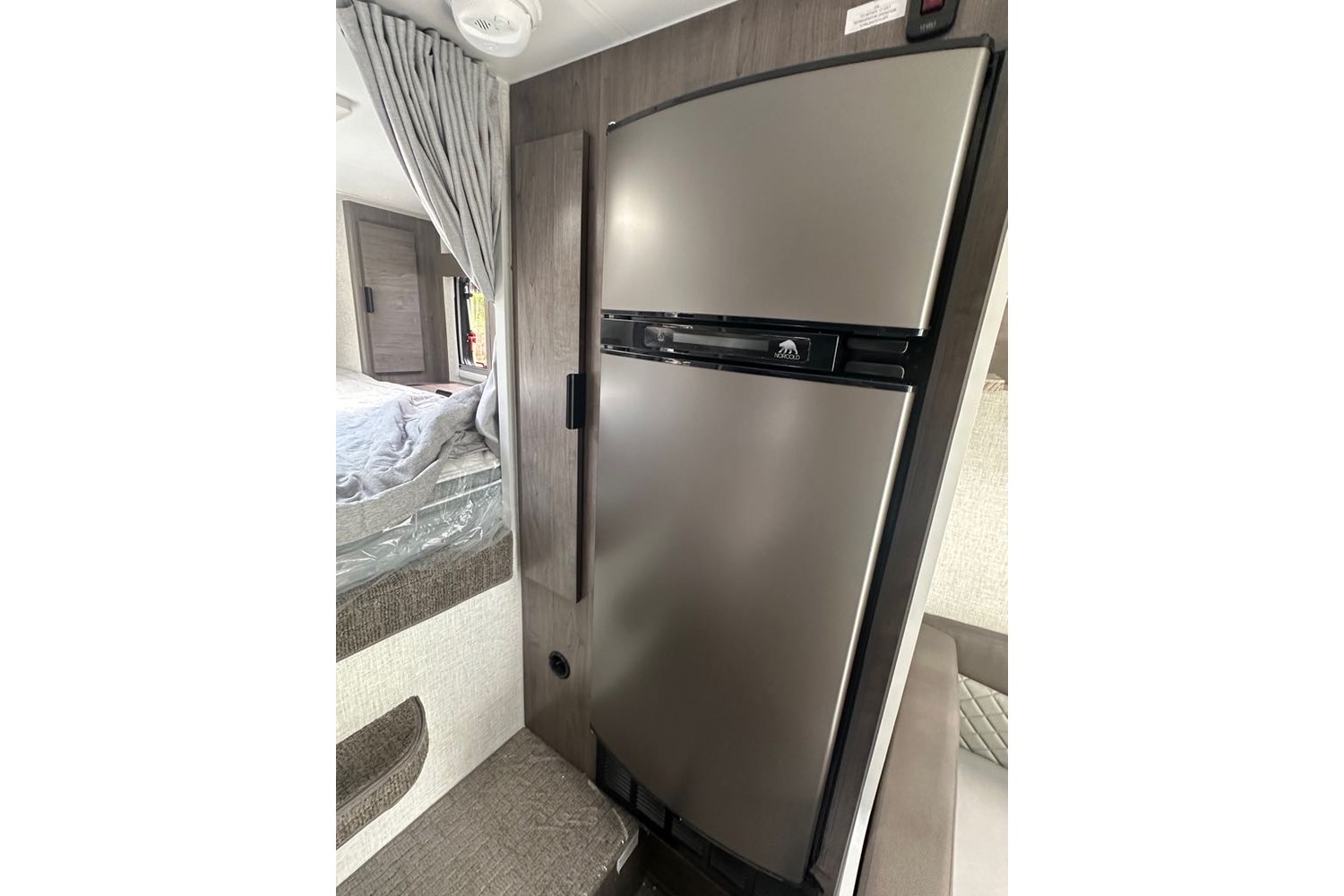 2027 Lance Truck Camper 850 Truck Camper