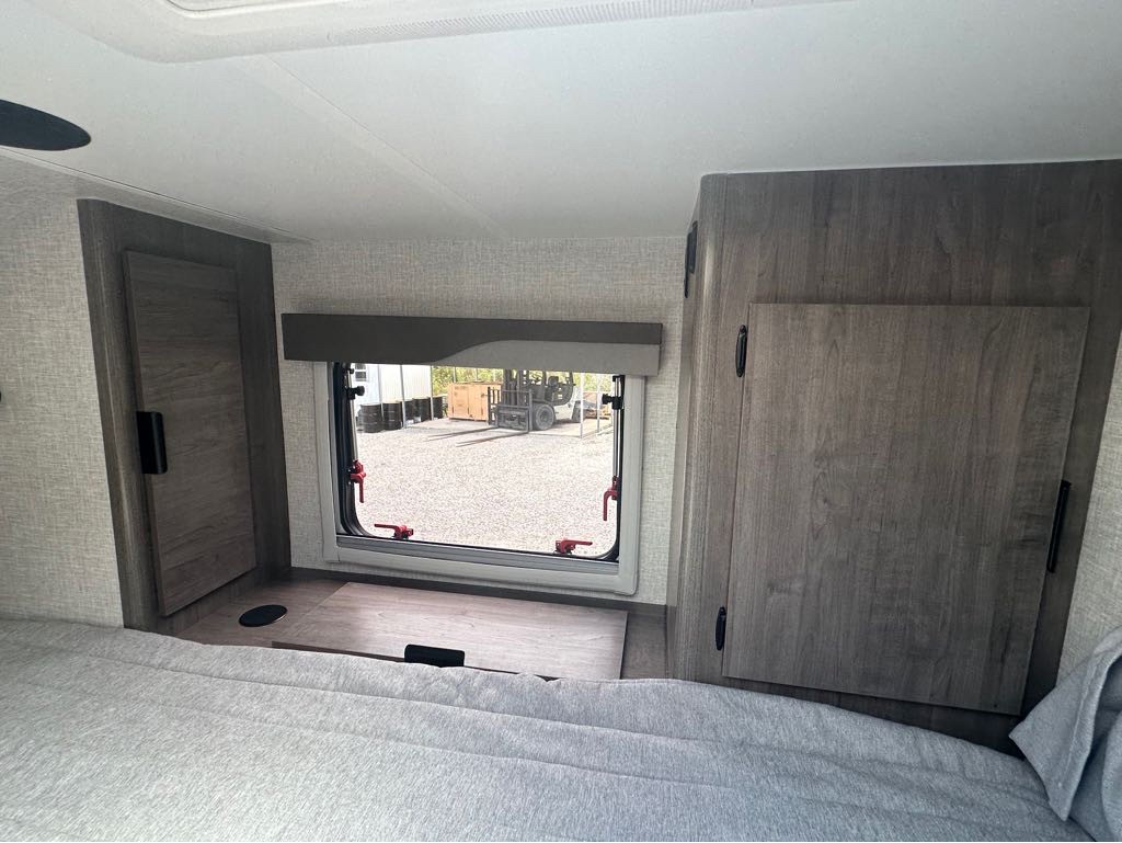 2027 Lance Truck Camper 850 Truck Camper