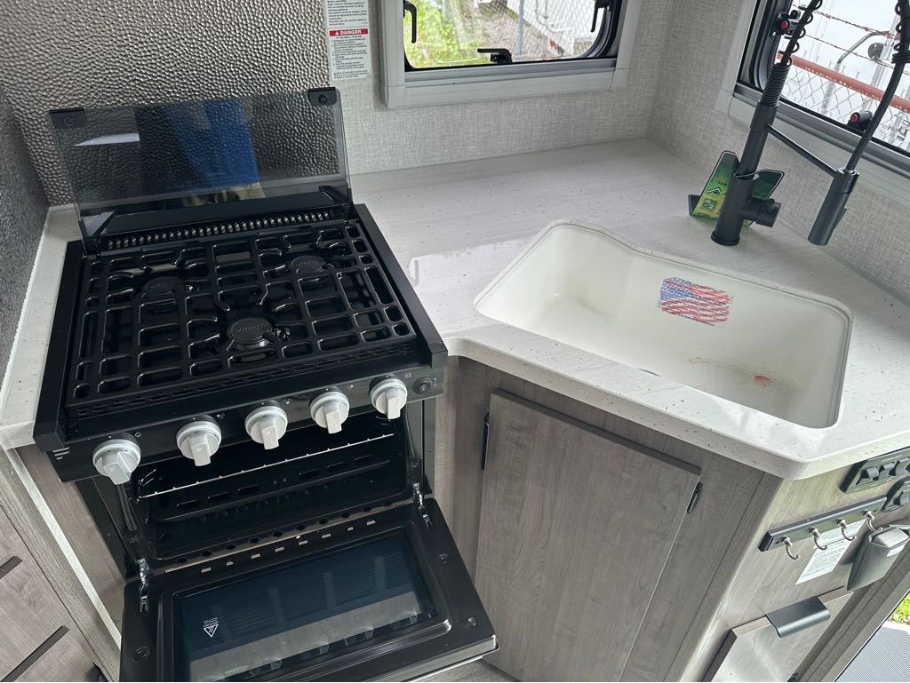 2027 Lance Truck Camper 975 Truck Camper