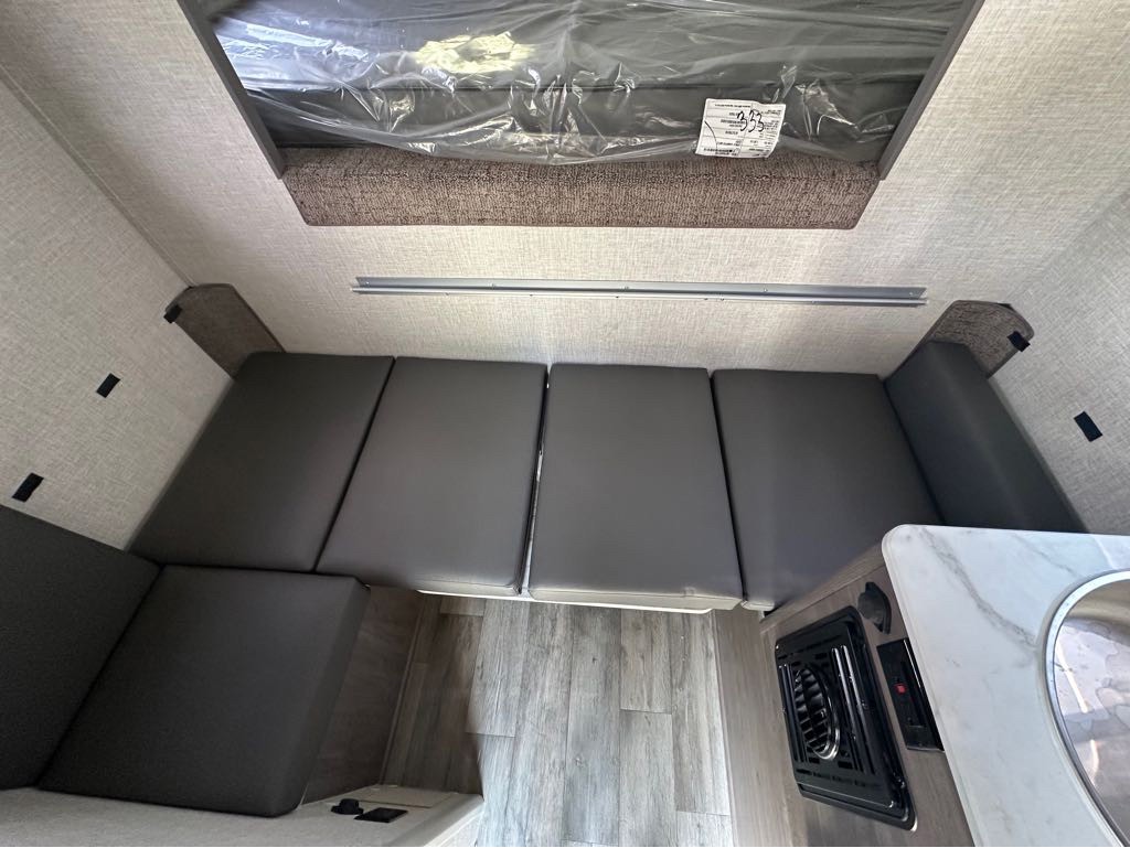2027 Lance Truck Camper SQ610 Truck Camper