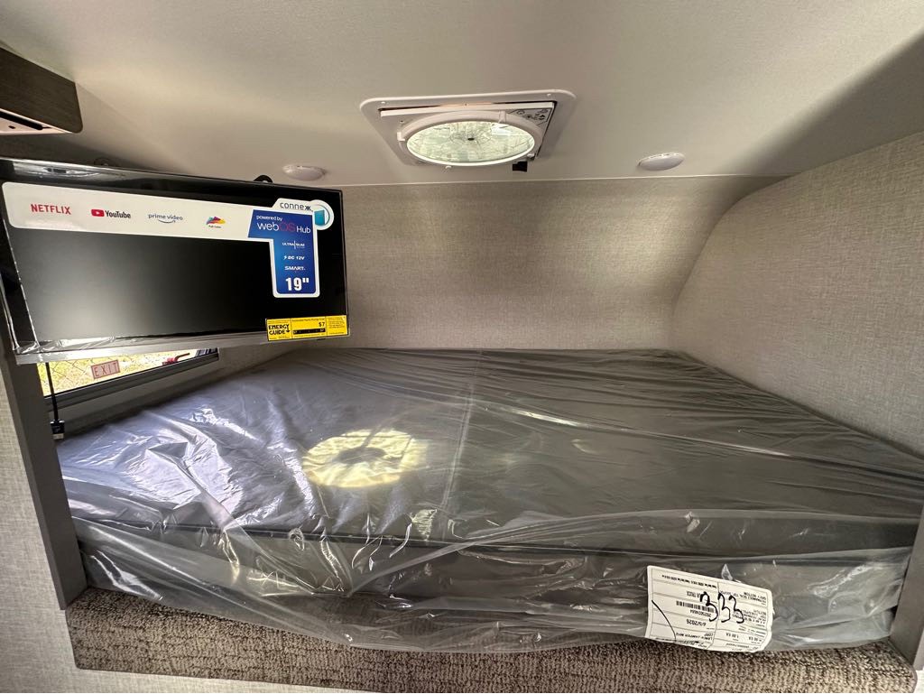 2027 Lance Truck Camper SQ610 Truck Camper