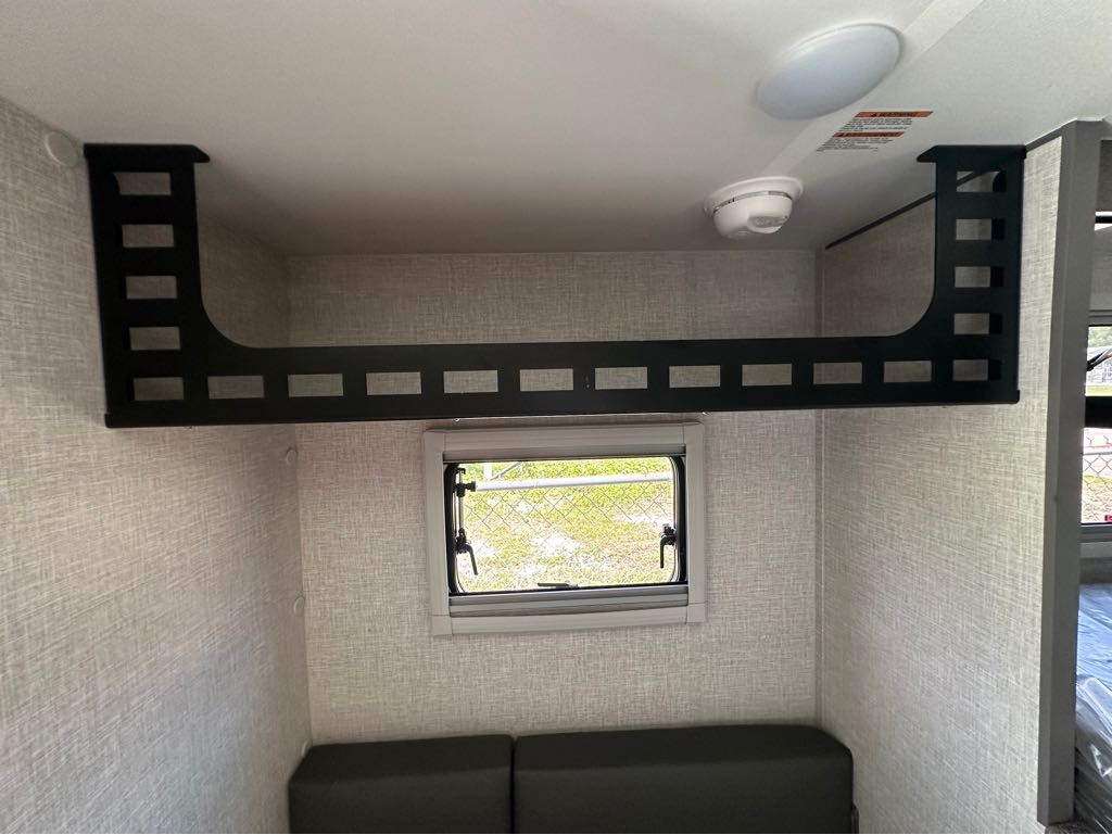 2027 Lance Truck Camper SQ610 Truck Camper