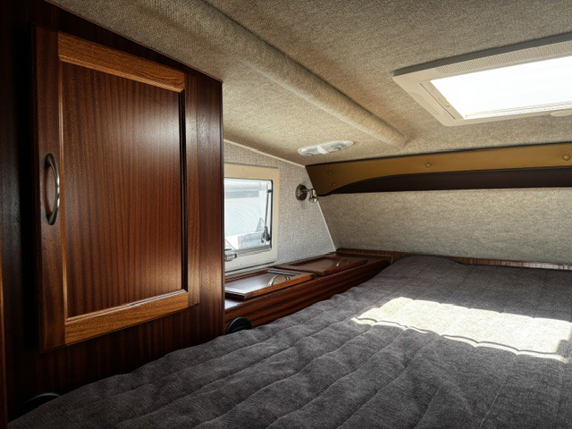 2027 Northern Lite 9-6 WB LE Truck Camper