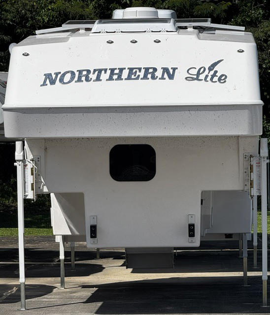 2027 Northern Lite 9-6 WB LE Truck Camper
