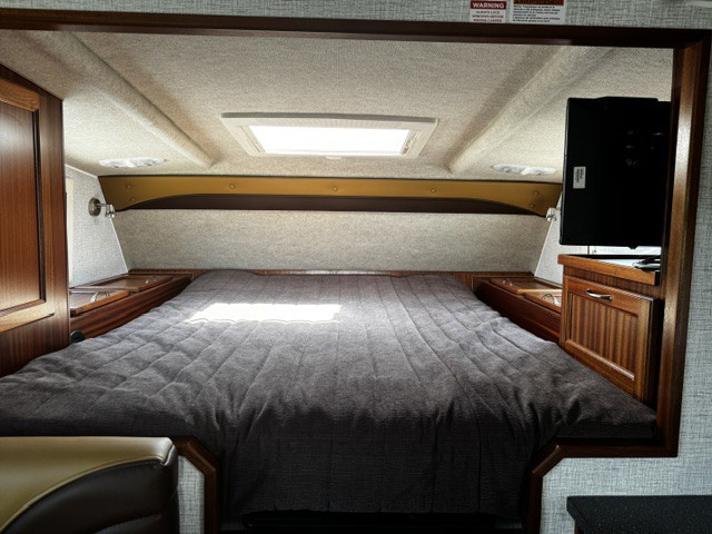 2027 Northern Lite 9-6 WB LE Truck Camper