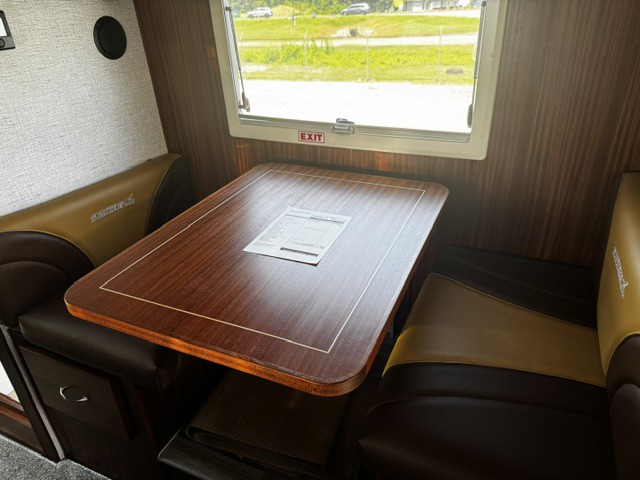 2027 Northern Lite 9-6 WB LE Truck Camper