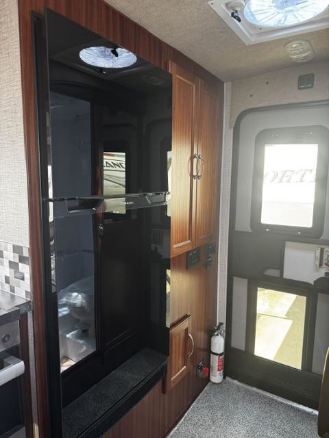 2027 Northern Lite 9-6 WB LE Truck Camper