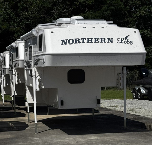 2027 Northern Lite 9-6 WB LE Truck Camper