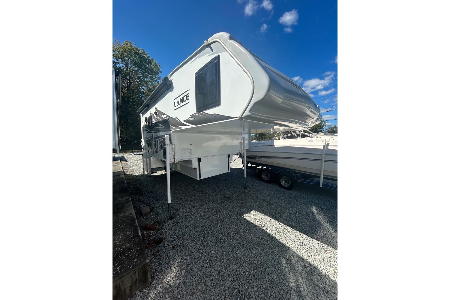 2026 Lance 1172 Truck Camper