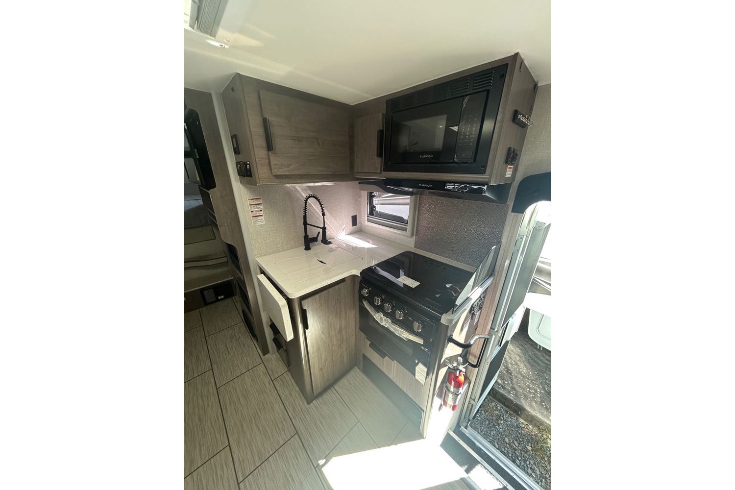 2026 Lance 1172 Truck Camper