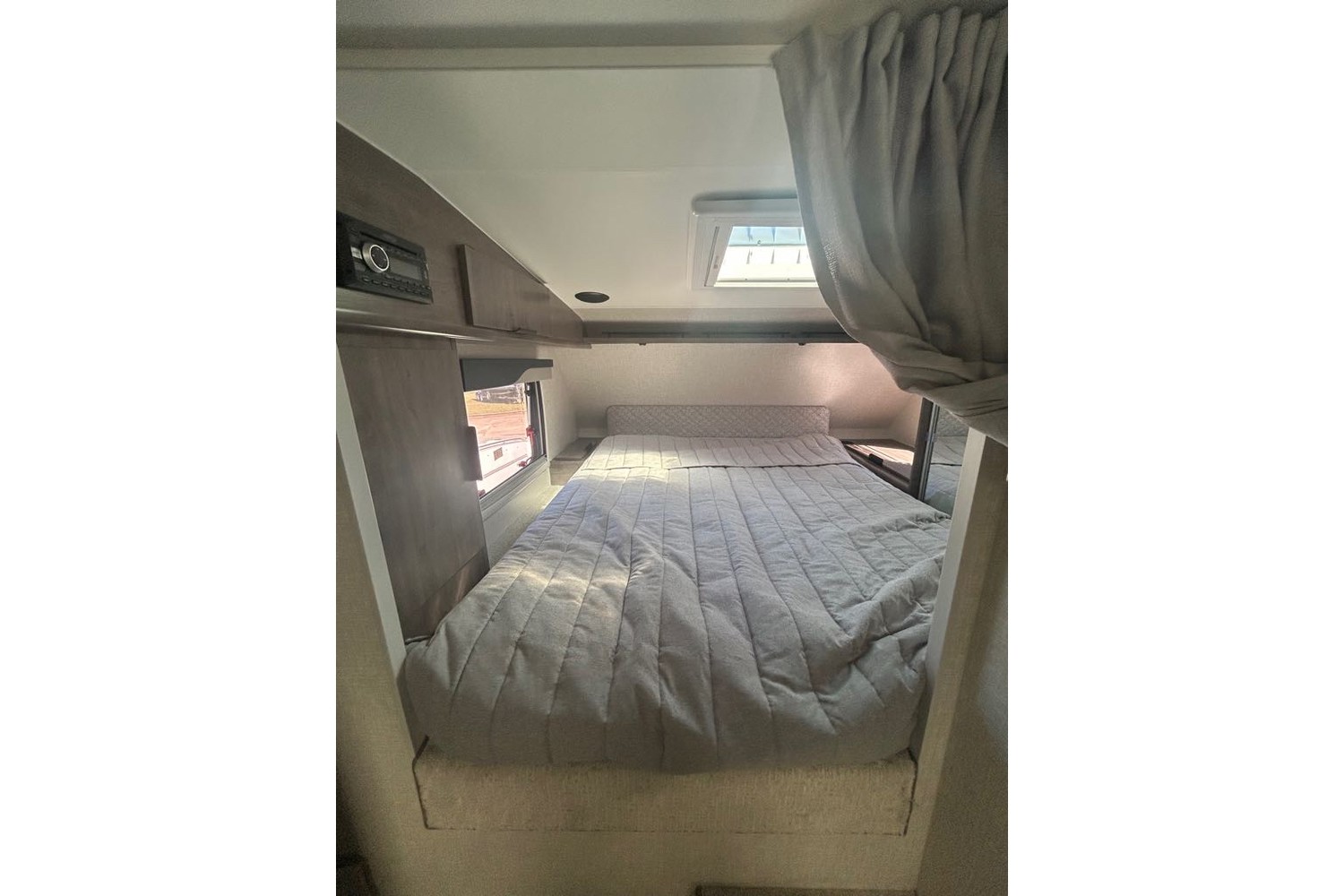 2026 Lance 1172 Truck Camper