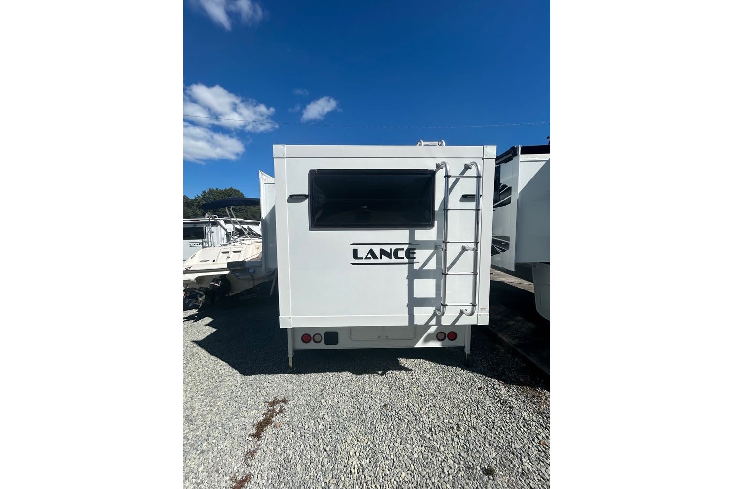2026 Lance 1172 Truck Camper