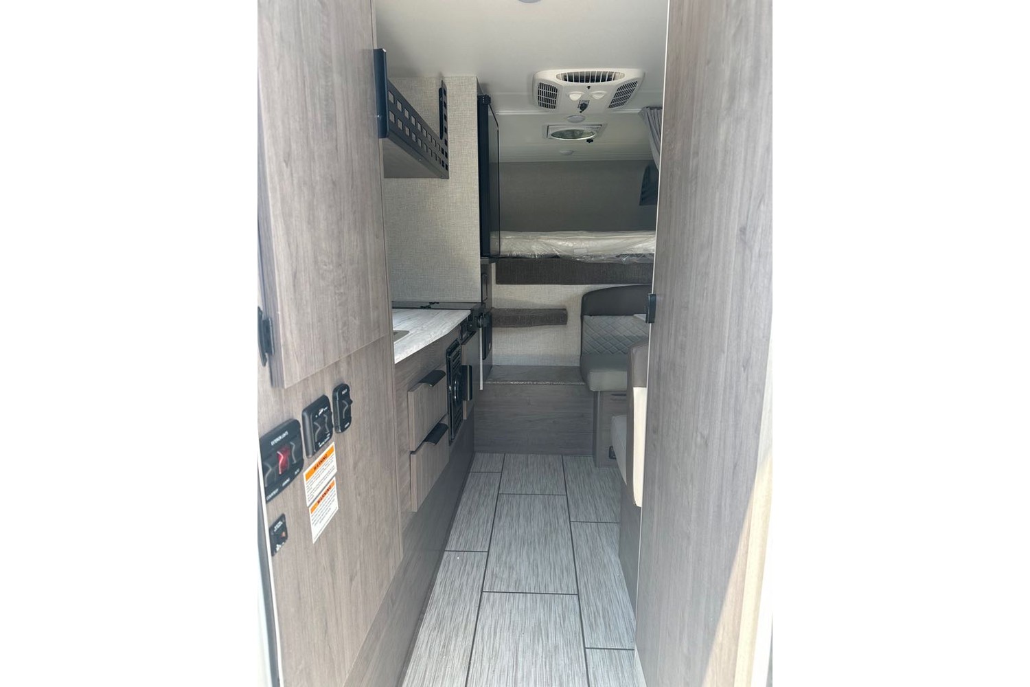 2026 Lance SQ825 Truck Camper Truck Camper
