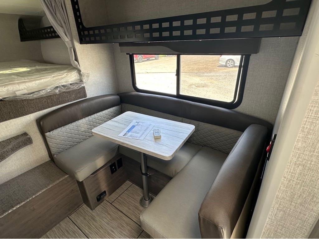 2026 Lance SQ825 Truck Camper Truck Camper