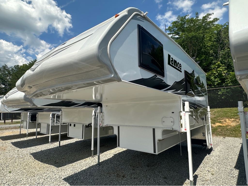 2026 Lance 960 Truck Camper Truck Camper
