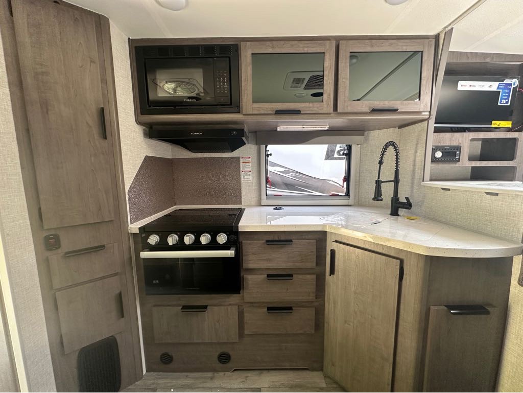 2026 Lance 960 Truck Camper Truck Camper
