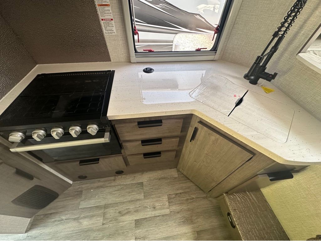 2026 Lance 960 Truck Camper Truck Camper