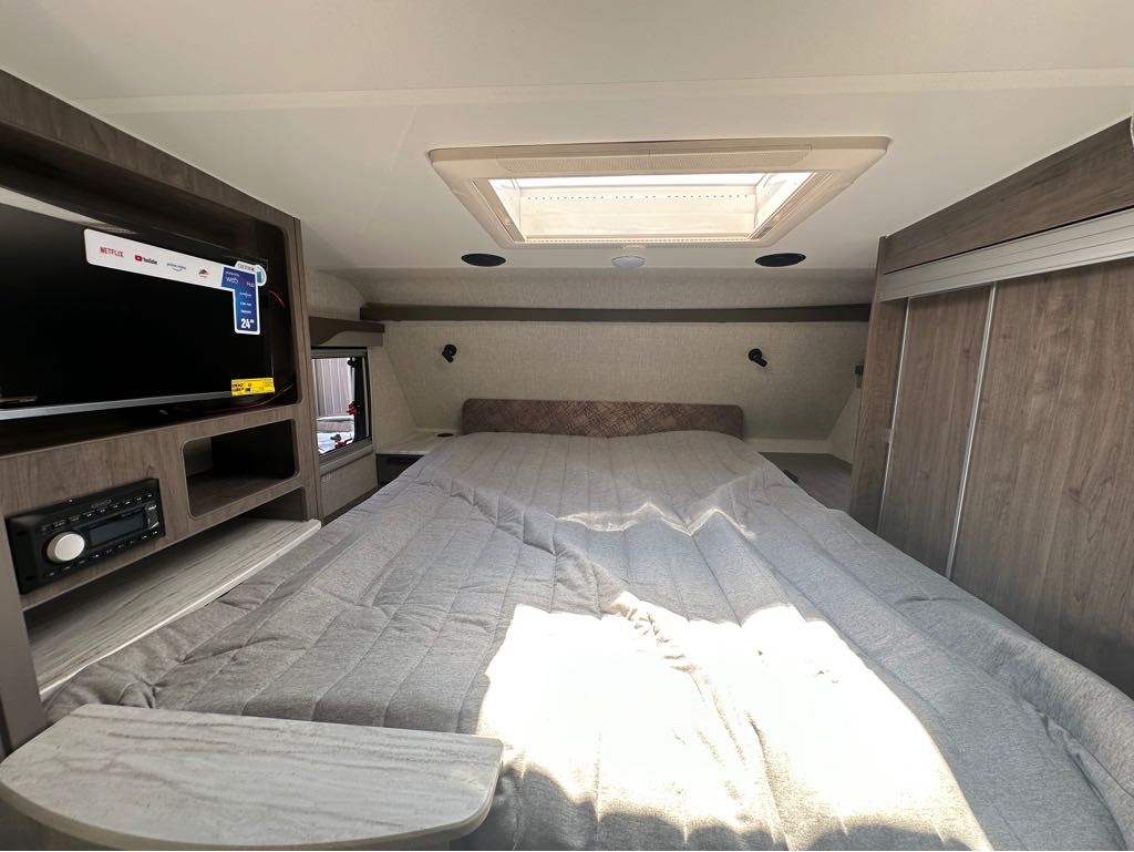 2026 Lance 960 Truck Camper Truck Camper