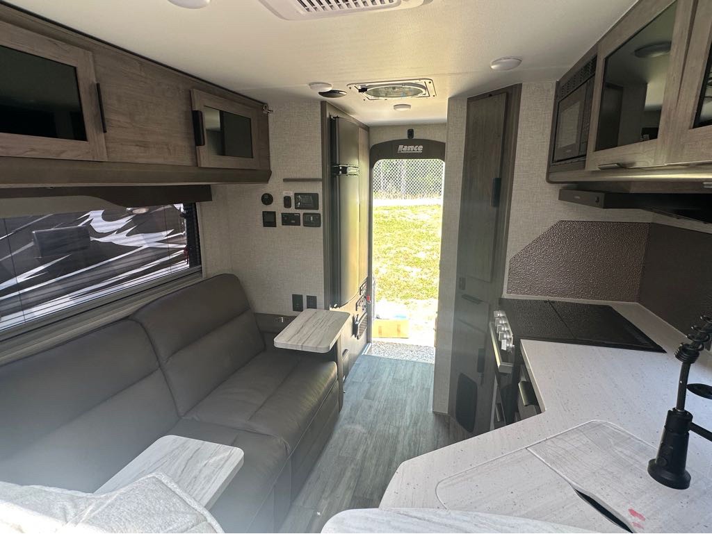 2026 Lance 960 Truck Camper Truck Camper