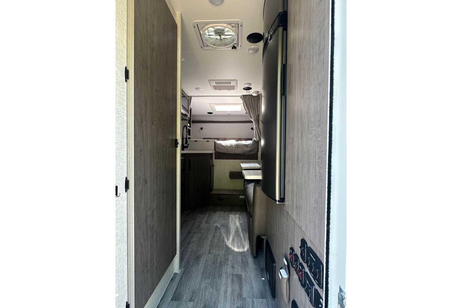 2026 Lance 960 Truck Camper Truck Camper