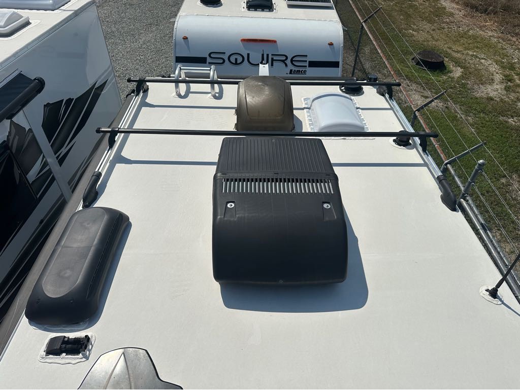 2023 Lance 865 Truck Camper