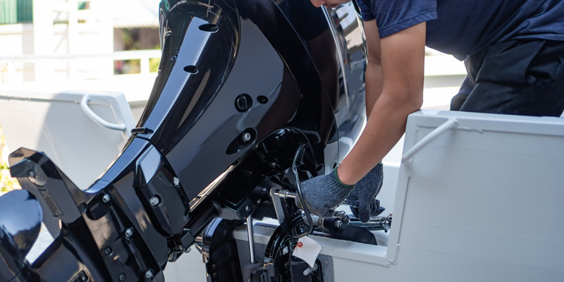 Read more about the article Outboard Motor Maintenance Guide