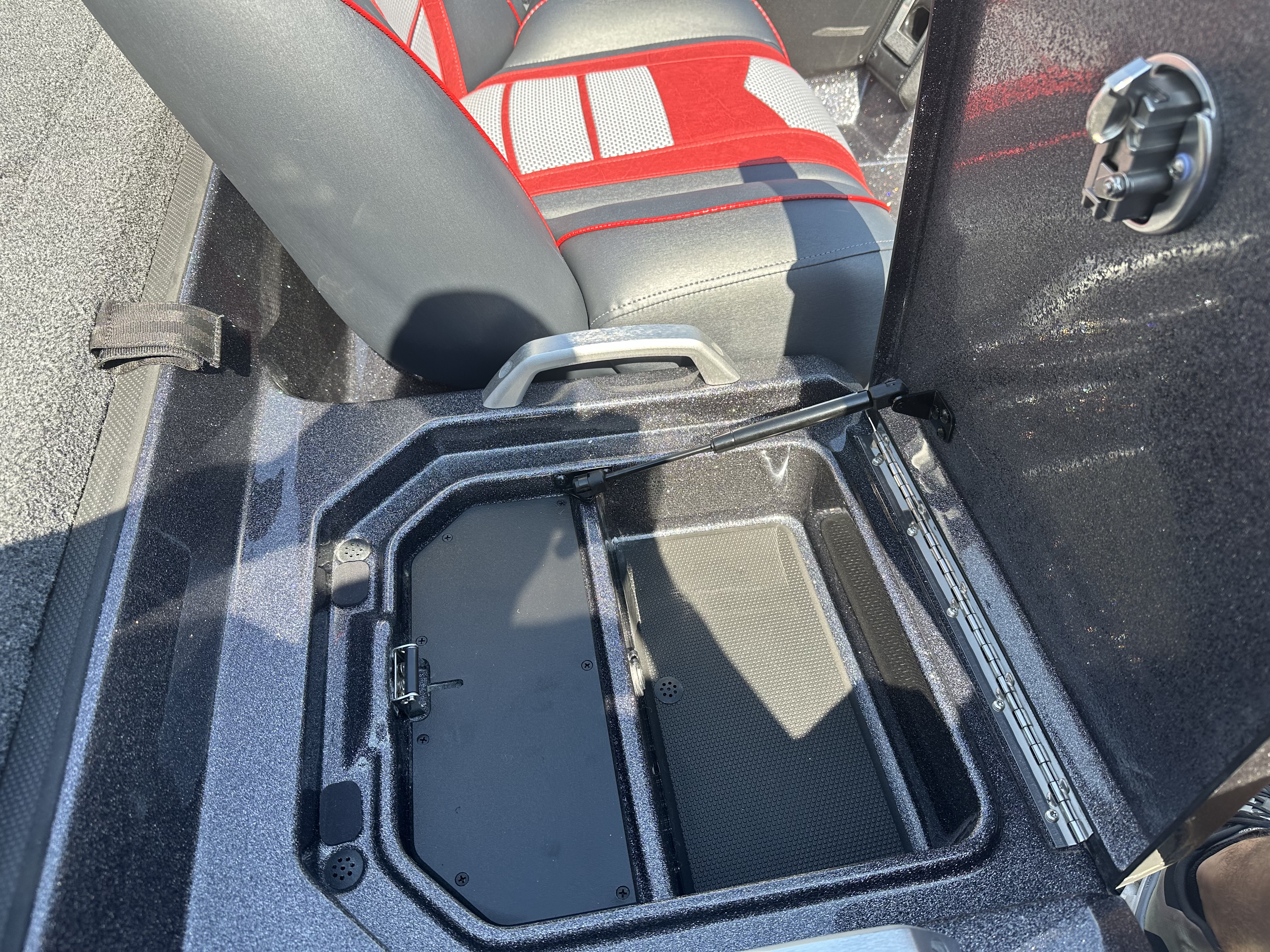 2027 Ranger Boats Z521VS Cup-Equipped Boats